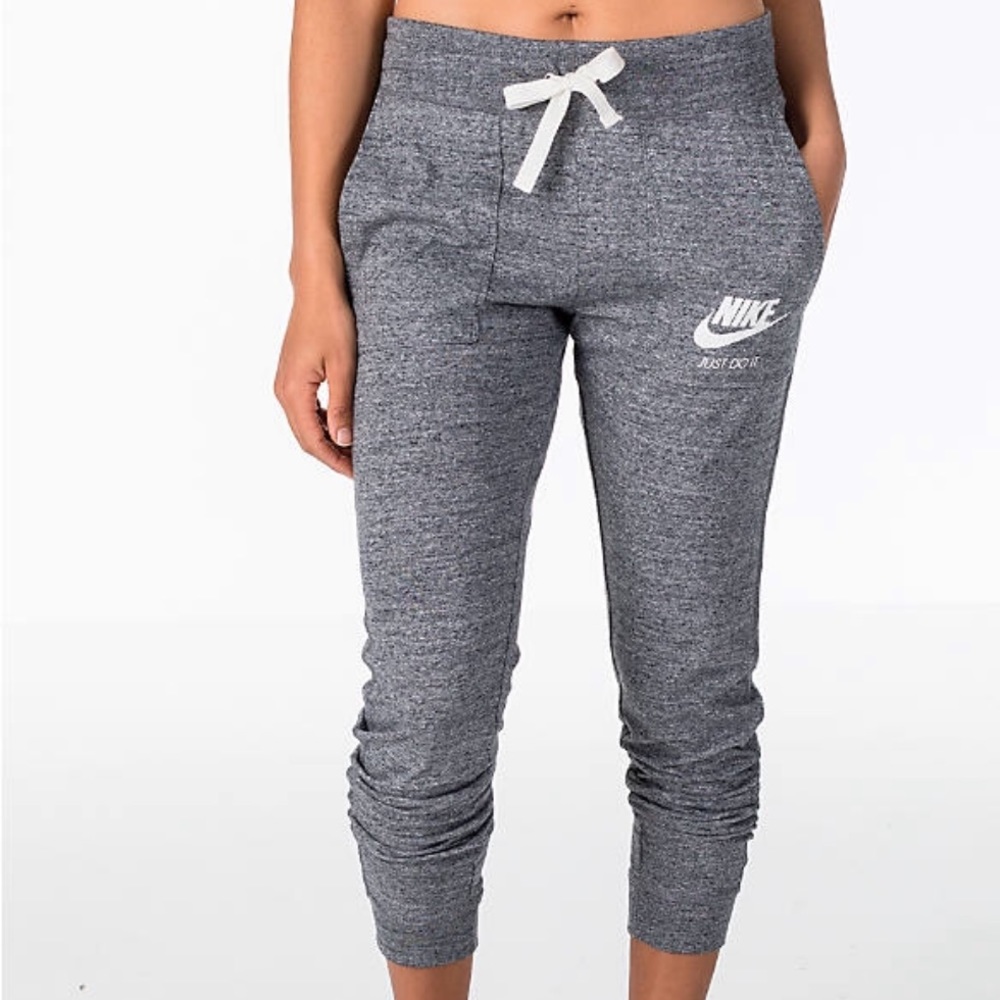 NIKE SWEATS
